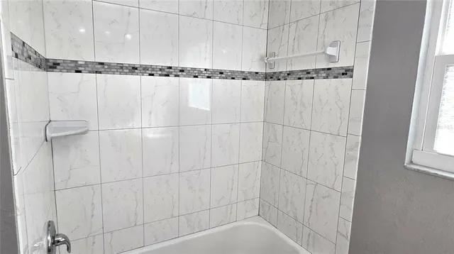 $1,950 | 808 Cypress Avenue, Venice, FL 34285