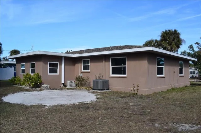 $1,950 | 808 Cypress Avenue, Venice, FL 34285