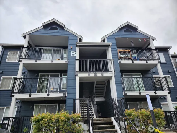 $375,000 | 215 100th Street Southwest, Unit B204, Everett, WA 98204