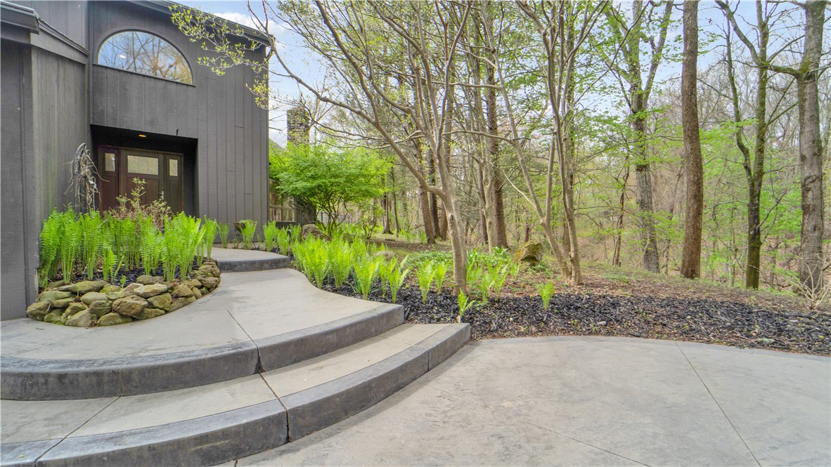 182 Park Road Perinton, NY 14534 - Photo 3 of 50