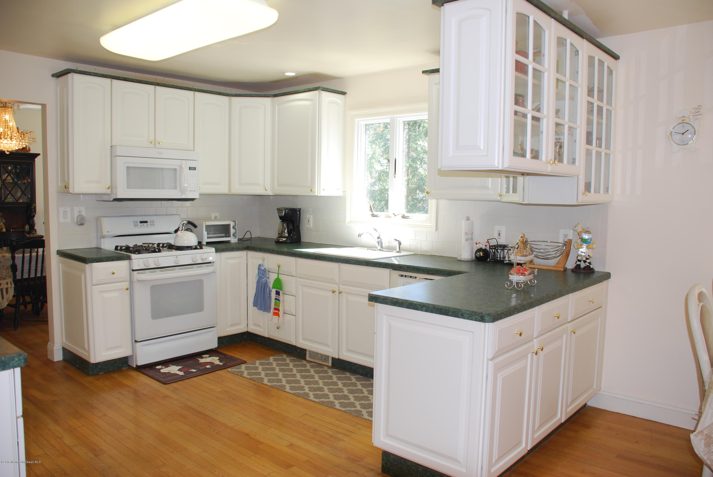 450 Middle Road Holmdel, NJ 07733 - Photo 11 of 23 Kitchen