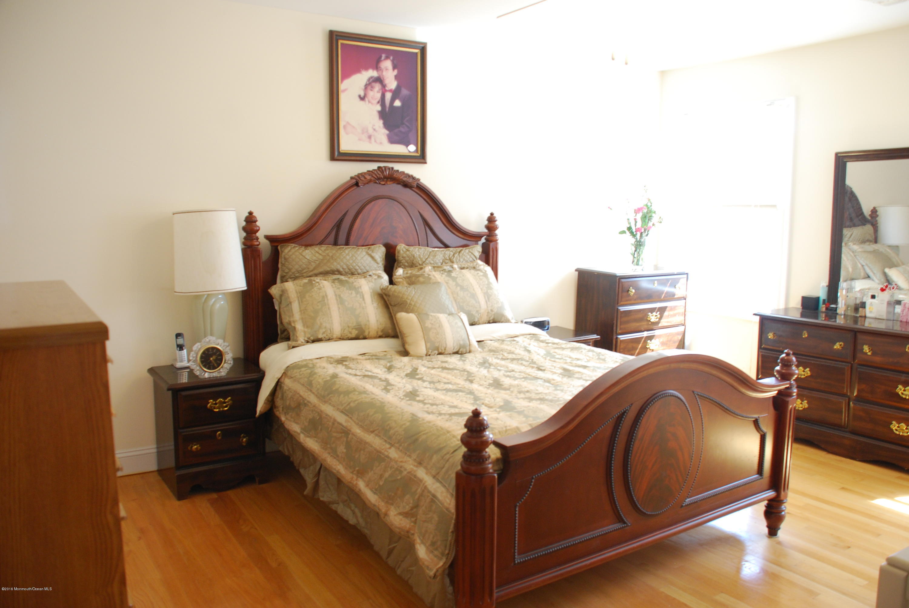450 Middle Road Holmdel, NJ 07733 - Photo 13 of 23 Master bedroom