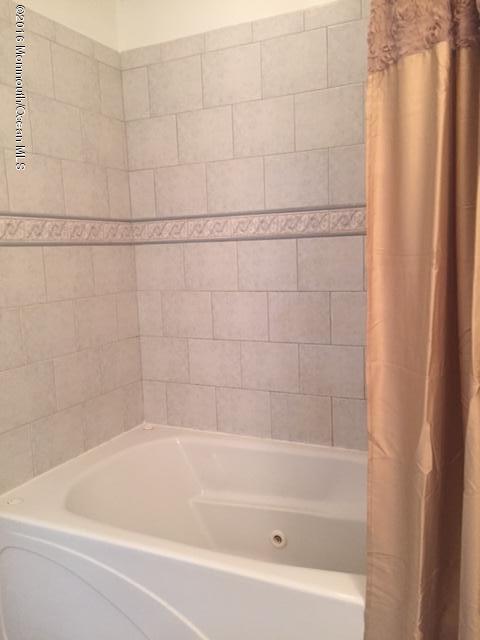 450 Middle Road Holmdel, NJ 07733 - Photo 14 of 23 Master bath with Jacuzzi