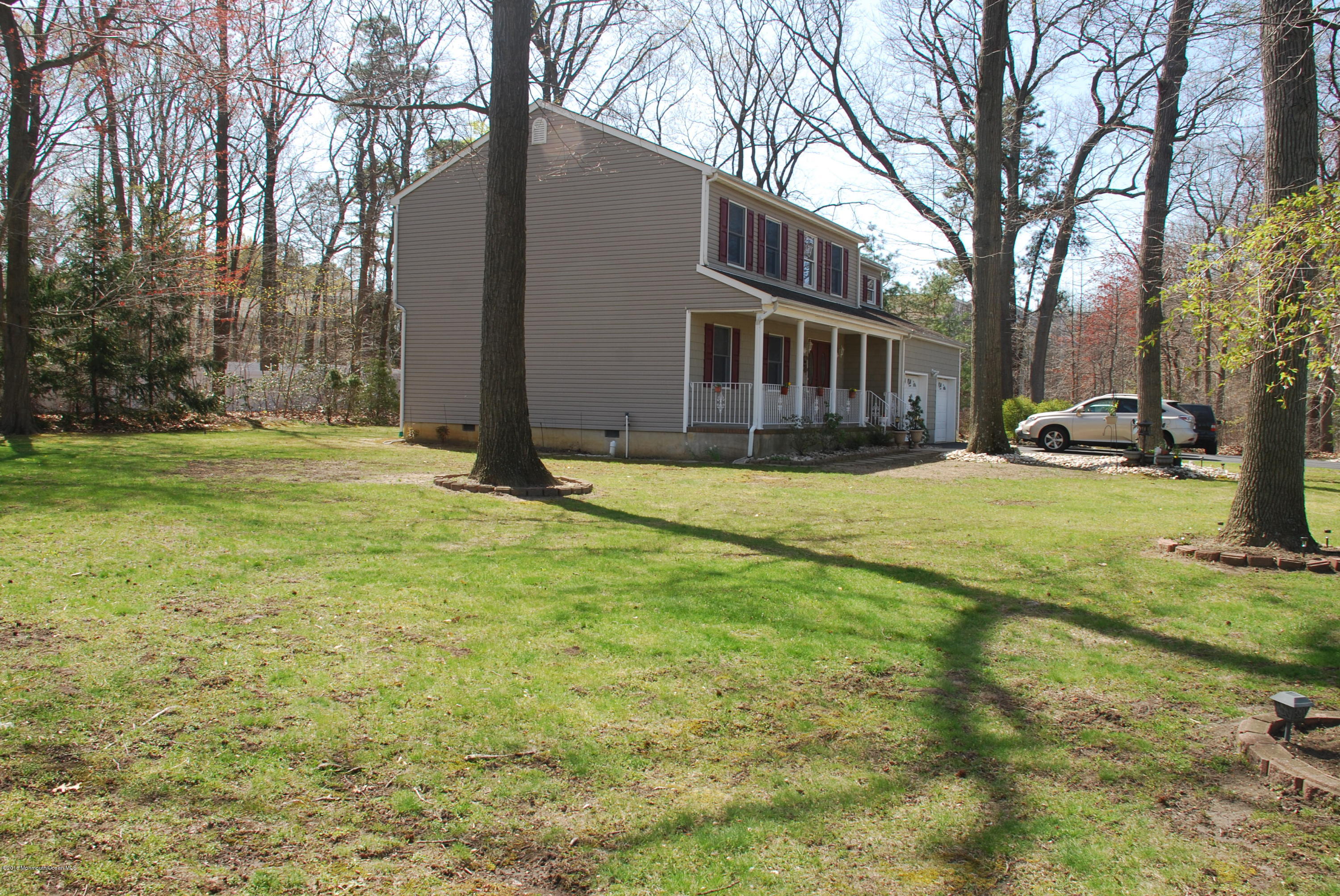 450 Middle Road Holmdel, NJ 07733 - Photo 23 of 23 Oversize yard