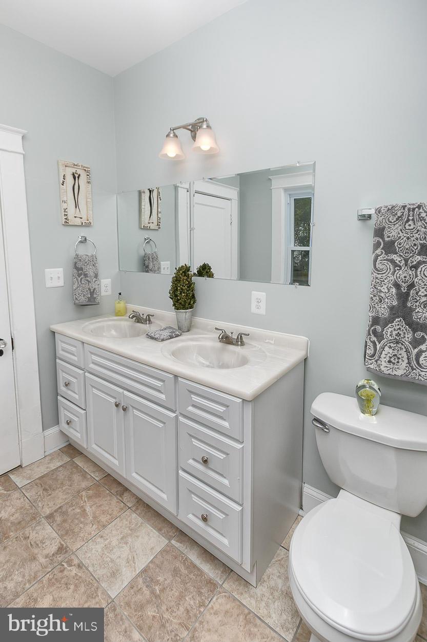 3613 Edgewood Road Baltimore, MD 21215 - Photo 16 of 30 Bath (Master)