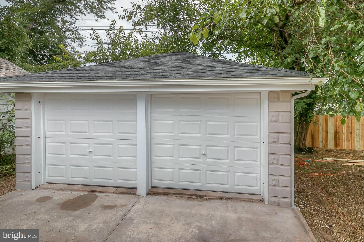 3613 Edgewood Road Baltimore, MD 21215 - Photo 25 of 30 Detached 2-Car Garage!