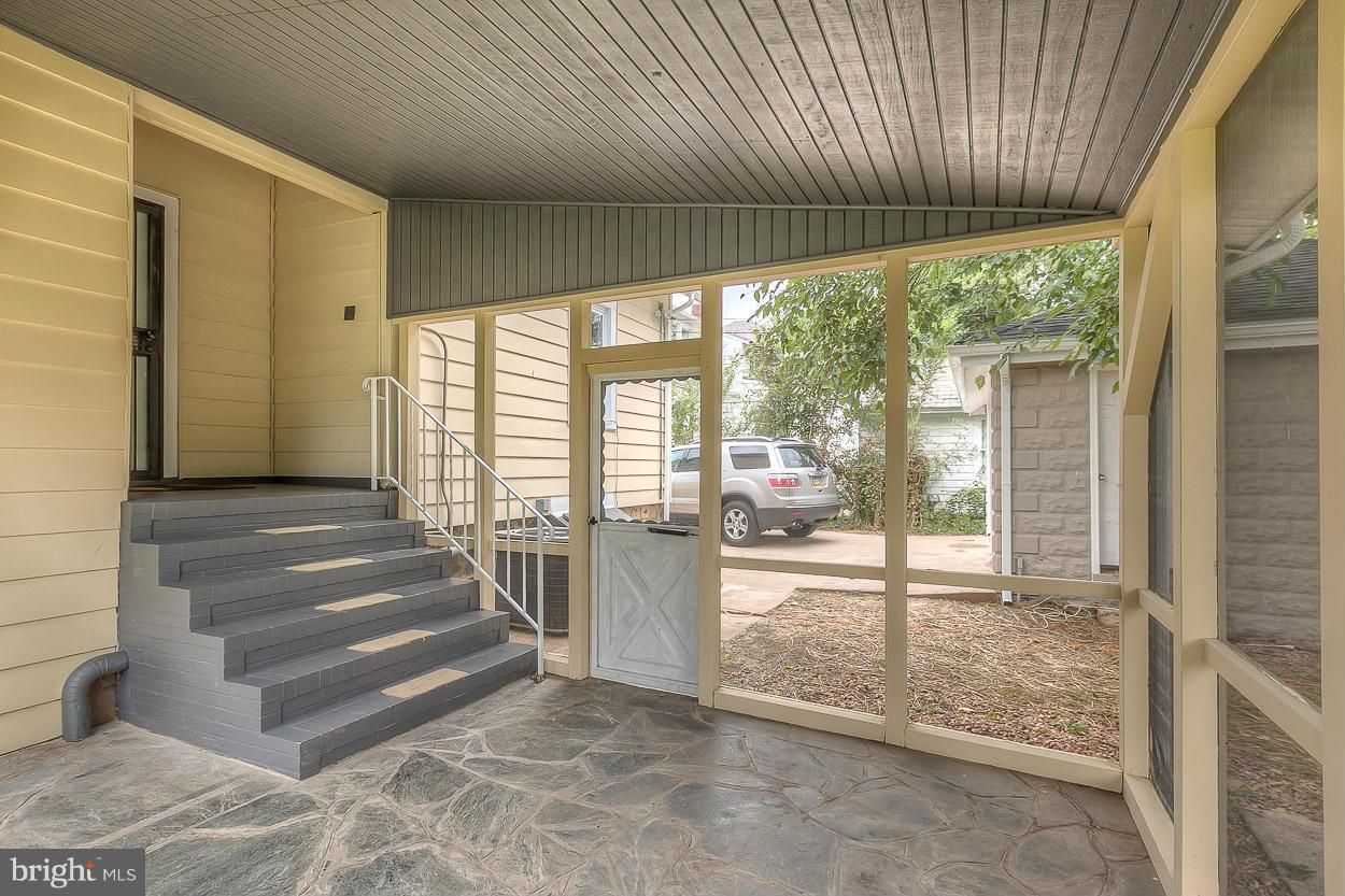 3613 Edgewood Road Baltimore, MD 21215 - Photo 27 of 30 Screened-in Rear Patio!