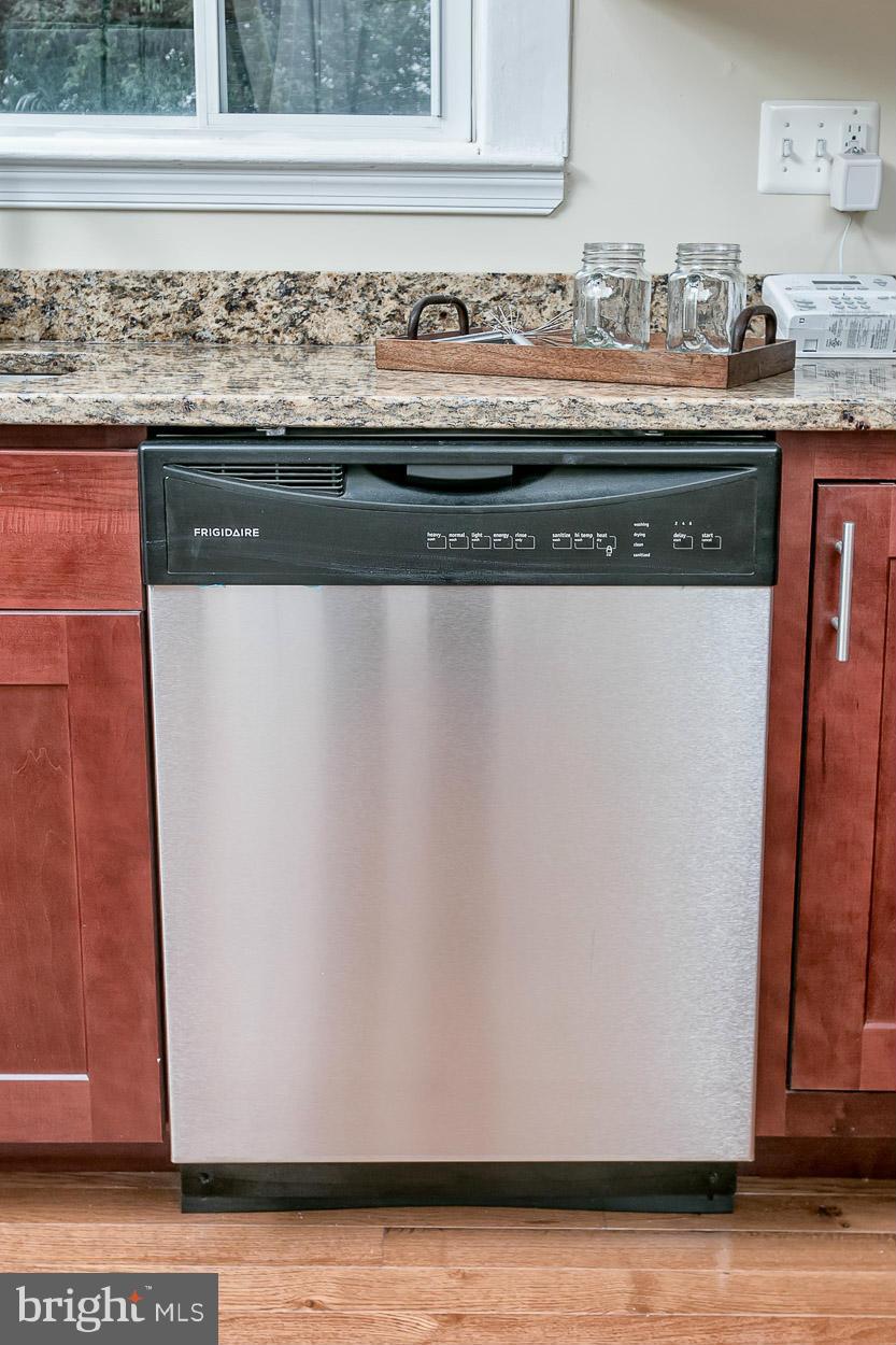 3613 Edgewood Road Baltimore, MD 21215 - Photo 10 of 30 Stainless Steel Dishwasher!