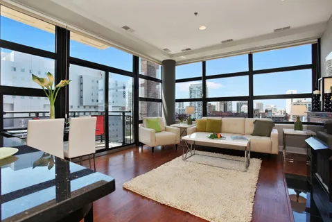 $485,000 | 101 West Superior Street, Unit 1106, Chicago, IL 60654