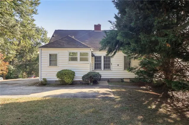 $2,400 | 2649 Jefferson Terrace, Atlanta, GA 30344