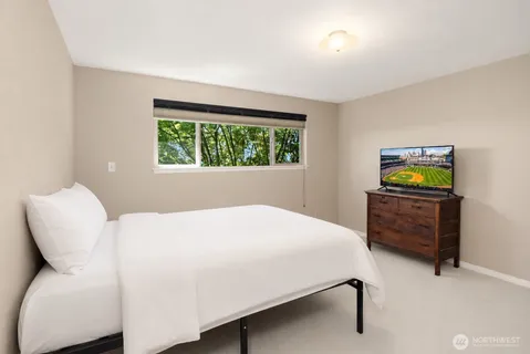 $950,000 | 4977 19th Avenue South, Seattle, WA 98108