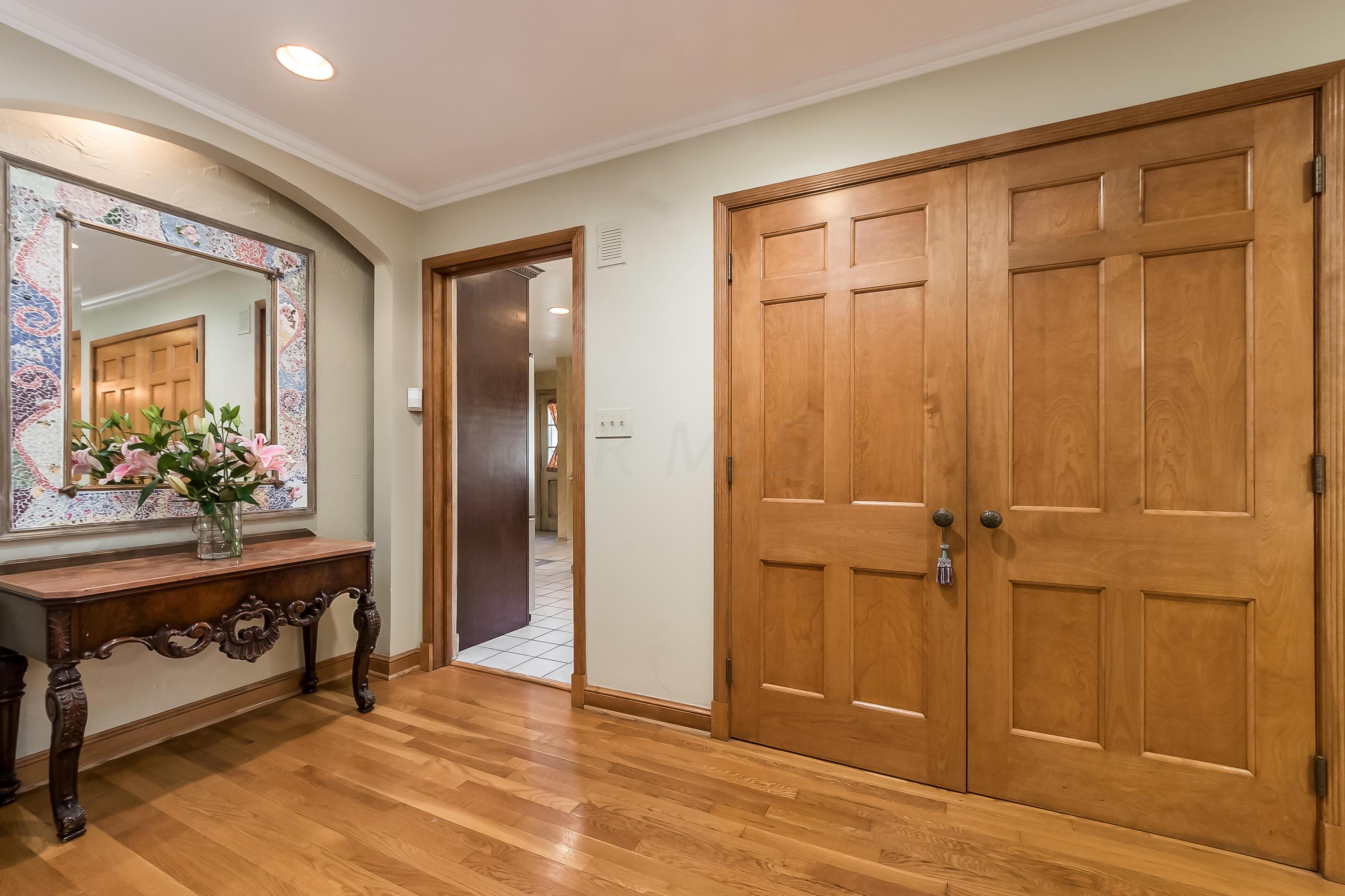 2658 Sherwood Road Columbus, OH 43209 - Photo 7 of 62 Gallery Image 7
