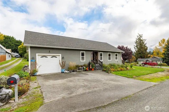 a view of a house with a outdoor space