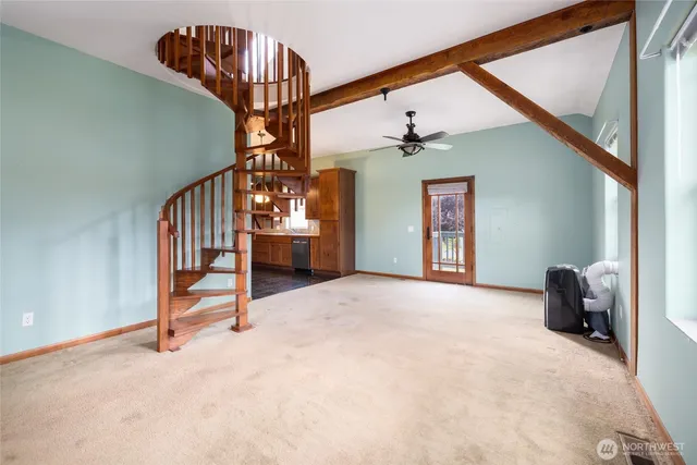 a view of entryway and hall