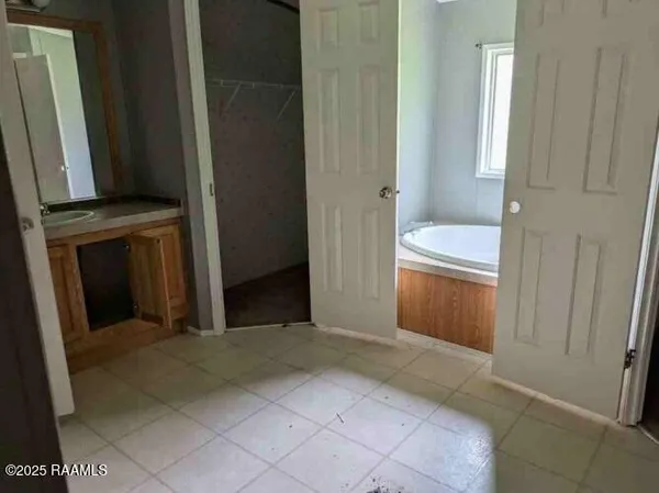 $109,700 | 9384 Highway 182, Franklin, LA 70538