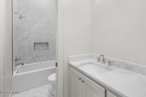 $511,400 | 106 Hedgemoore Court, Youngsville, LA 70592