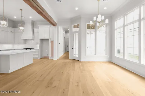 $511,400 | 106 Hedgemoore Court, Youngsville, LA 70592