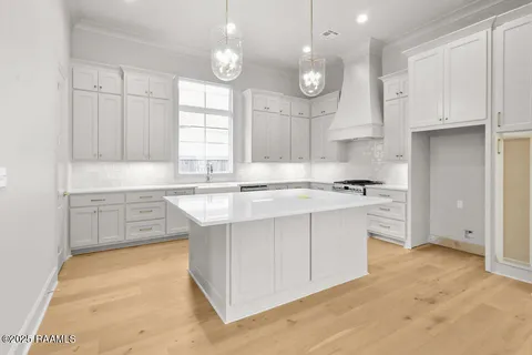 $511,400 | 106 Hedgemoore Court, Youngsville, LA 70592