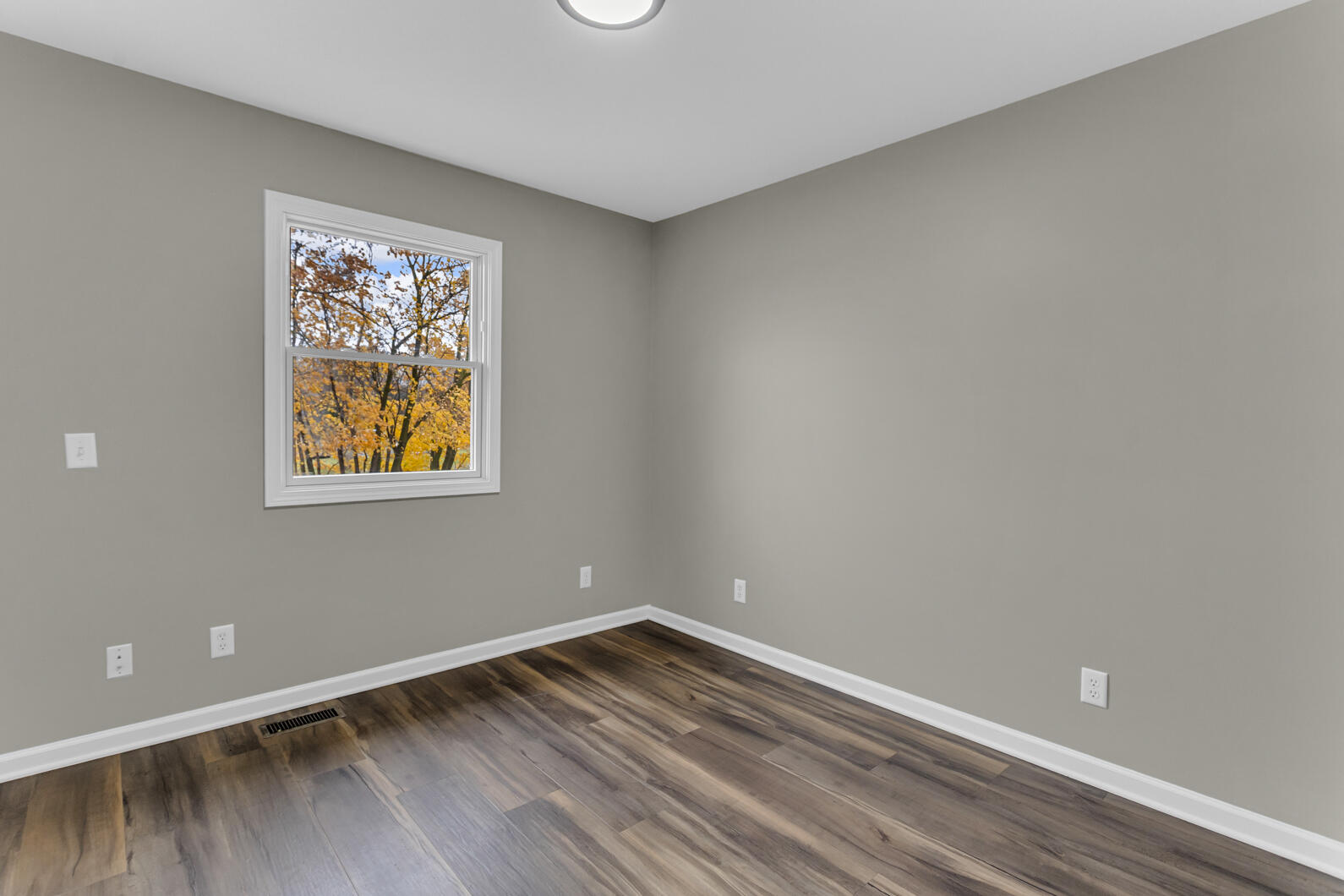 8373 South Stoney Lake Road Jackson, MI 49201 - Photo 22 of 40 0N0A8519