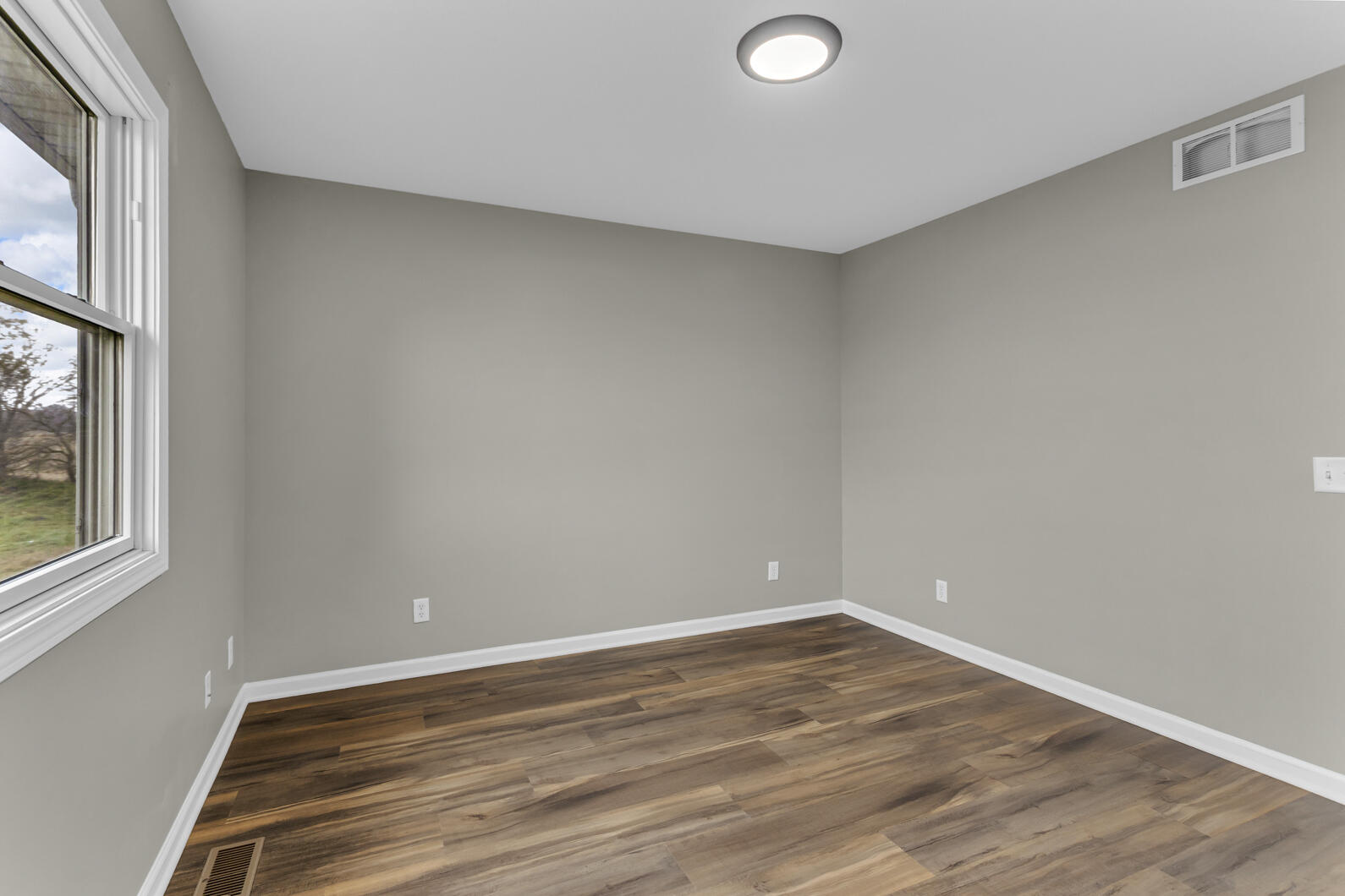 8373 South Stoney Lake Road Jackson, MI 49201 - Photo 29 of 40 0N0A8549