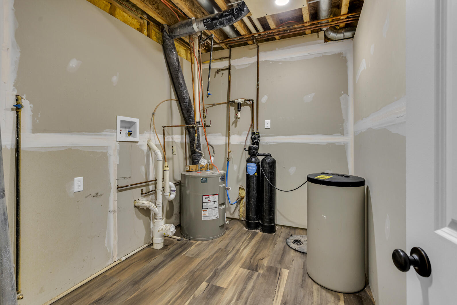 8373 South Stoney Lake Road Jackson, MI 49201 - Photo 37 of 40 0N0A8573