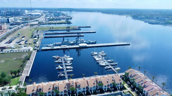 a view of ocean and city view