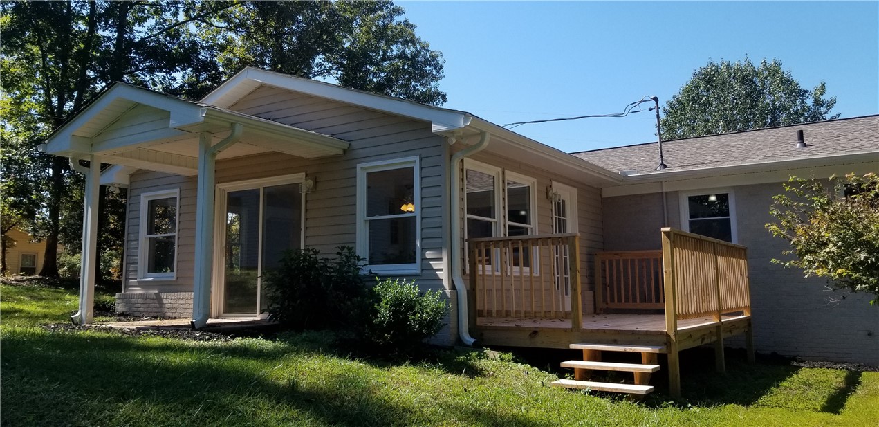 701 Longforest Drive Seneca, SC 29672 - Photo 5 of 23 Back of Home