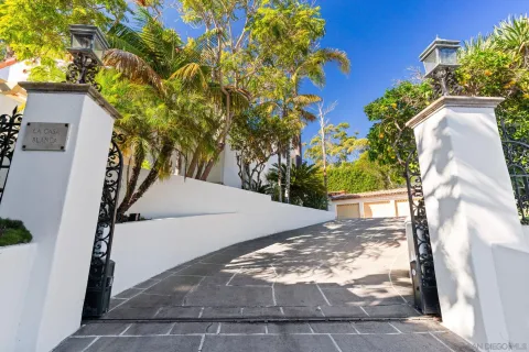 $8,200,000 | 6692 La Jolla Scenic Drive South, La Jolla, CA 92037