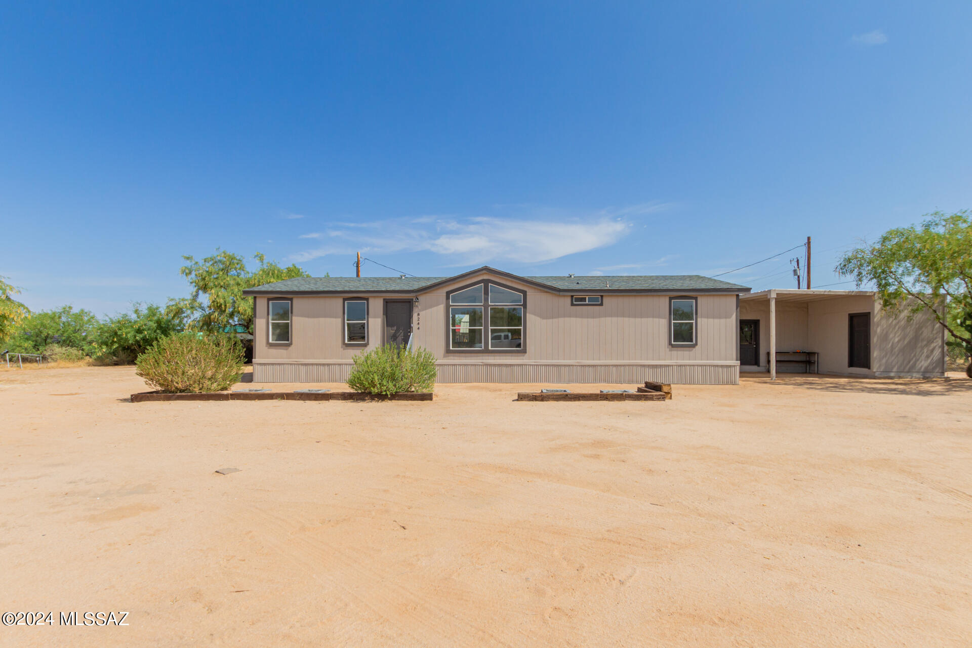 8244 South Cover View Road Tucson, AZ 85736 - Photo 2 of 28 Gallery Image 2
