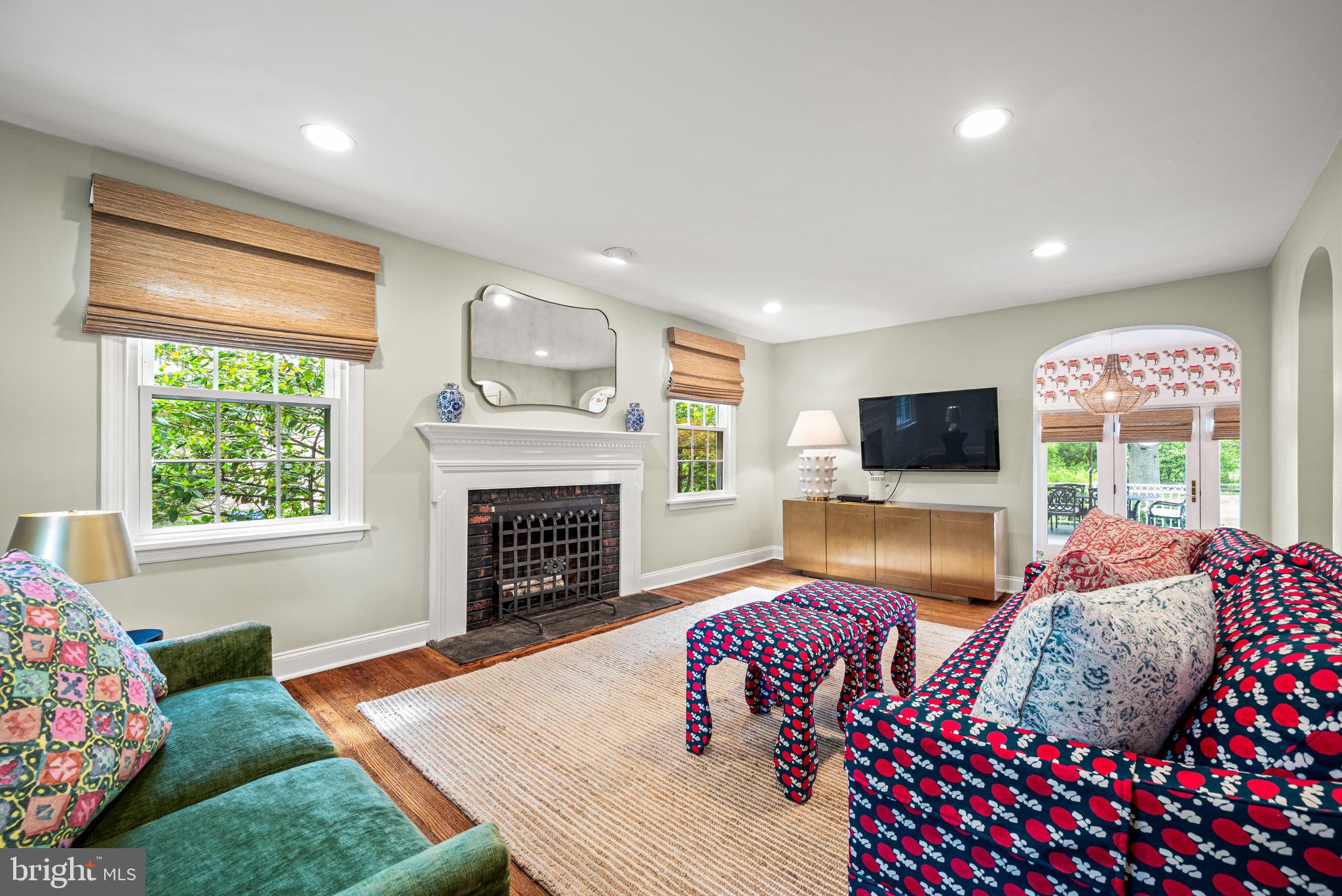 121 Upper Gulph Road Wayne, PA 19087 - Photo 6 of 42 Living Room - arched doorway to family room