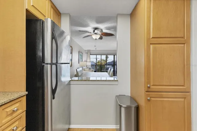 $425,000 | 1001 Benjamin Franklin Drive, Unit 403, Sarasota, FL 34236