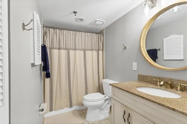 $425,000 | 1001 Benjamin Franklin Drive, Unit 403, Sarasota, FL 34236