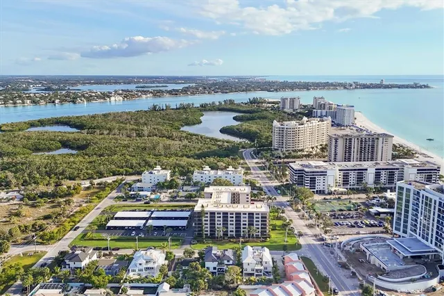 $425,000 | 1001 Benjamin Franklin Drive, Unit 403, Sarasota, FL 34236