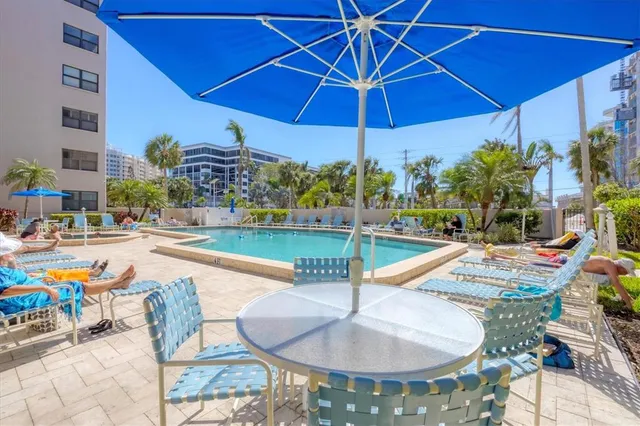 $425,000 | 1001 Benjamin Franklin Drive, Unit 403, Sarasota, FL 34236