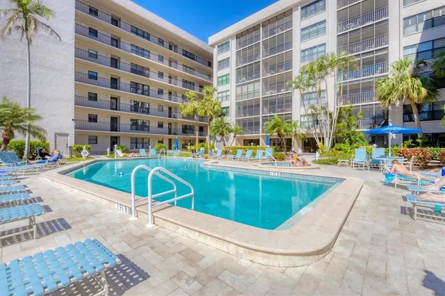 $425,000 | 1001 Benjamin Franklin Drive, Unit 403, Sarasota, FL 34236
