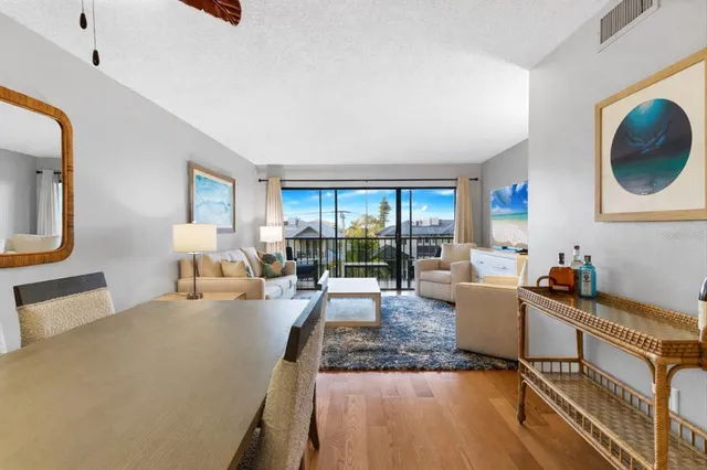 $425,000 | 1001 Benjamin Franklin Drive, Unit 403, Sarasota, FL 34236