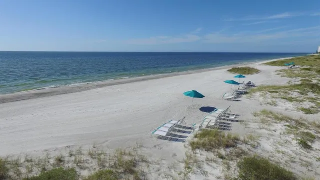 $425,000 | 1001 Benjamin Franklin Drive, Unit 403, Sarasota, FL 34236