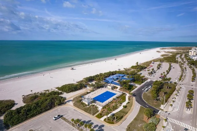 $425,000 | 1001 Benjamin Franklin Drive, Unit 403, Sarasota, FL 34236