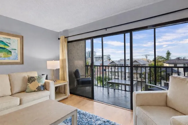 $425,000 | 1001 Benjamin Franklin Drive, Unit 403, Sarasota, FL 34236