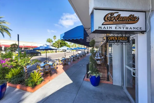 $425,000 | 1001 Benjamin Franklin Drive, Unit 403, Sarasota, FL 34236