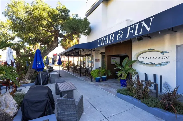 $425,000 | 1001 Benjamin Franklin Drive, Unit 403, Sarasota, FL 34236