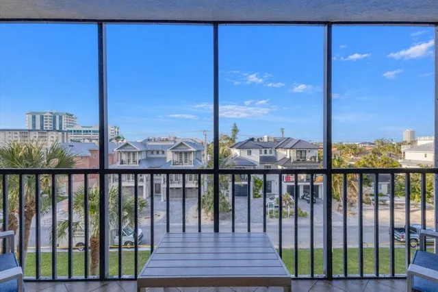 $425,000 | 1001 Benjamin Franklin Drive, Unit 403, Sarasota, FL 34236