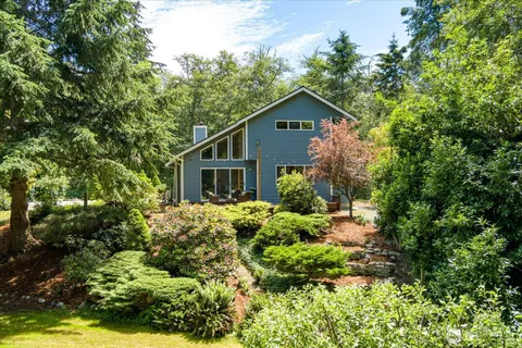$685,000 | 3356 Leroy Circle, Clinton, WA 98236