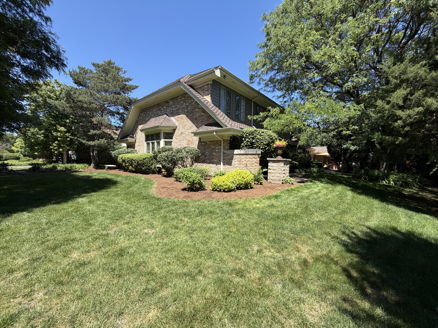 6450 Manor Drive Burr Ridge, IL 60527 - Photo 2 of 12