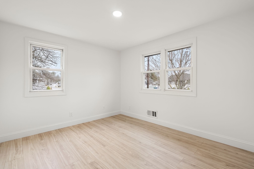 15 Phillip Road Billerica, MA 01821 - Photo 13 of 36