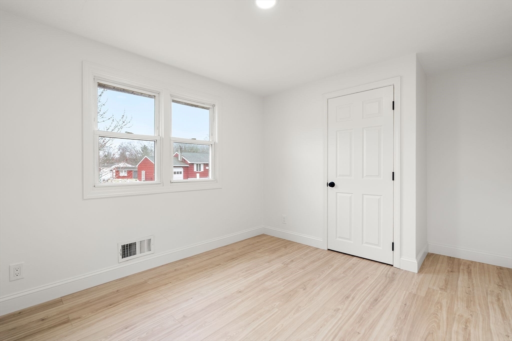 15 Phillip Road Billerica, MA 01821 - Photo 14 of 36