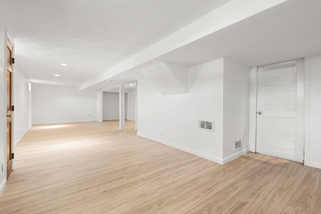 15 Phillip Road Billerica, MA 01821 - Photo 27 of 36