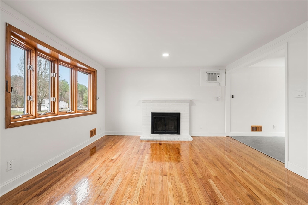 15 Phillip Road Billerica, MA 01821 - Photo 3 of 36