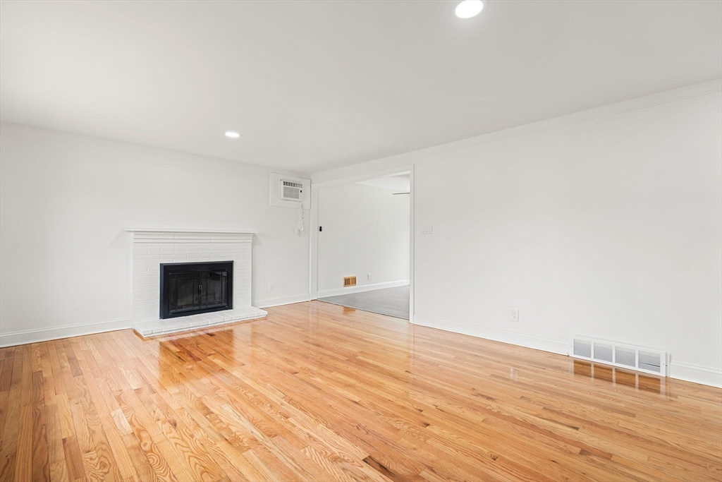 15 Phillip Road Billerica, MA 01821 - Photo 5 of 36