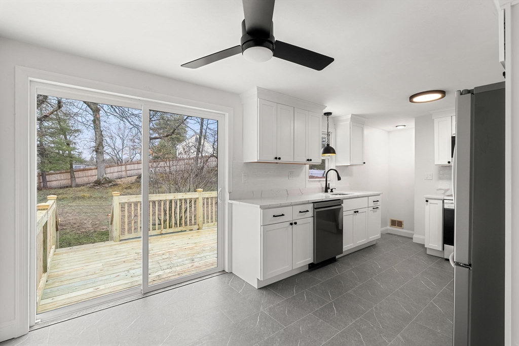 15 Phillip Road Billerica, MA 01821 - Photo 6 of 36